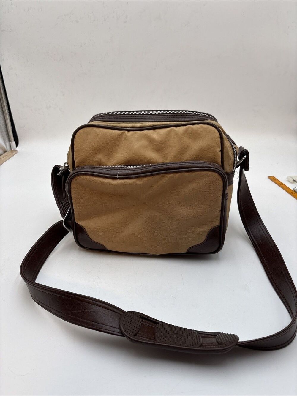 Y2K Vintage Tan Canvas Brown Faux Leather Camera Shoulder Bag Multi Pocket